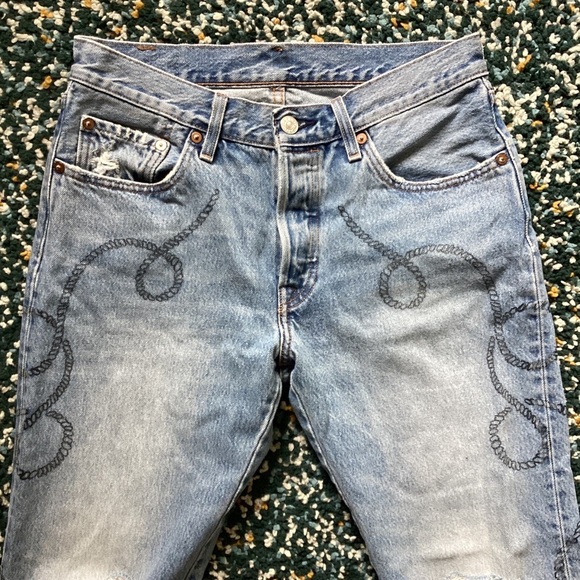 Printed Levi’s Jeans - Picture 1 of 3